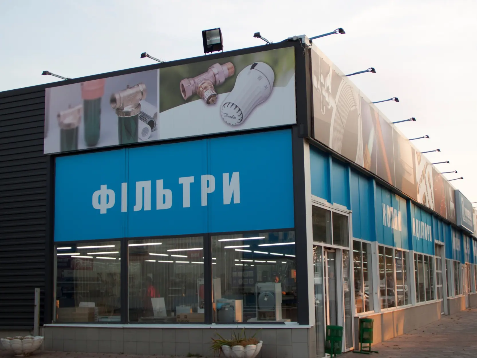 вывеска не световая на магазине наружная реклама-вывеска не световая на магазине